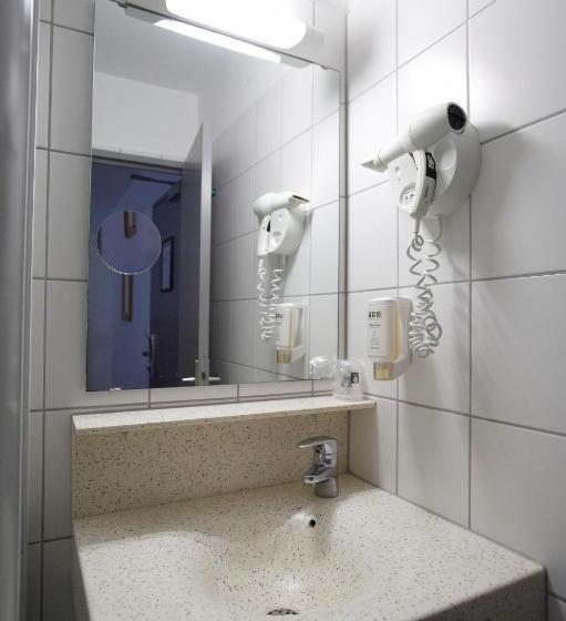 Номер Стандарт, Strasbourg   Montagne Verte & Restaurant Louisiane