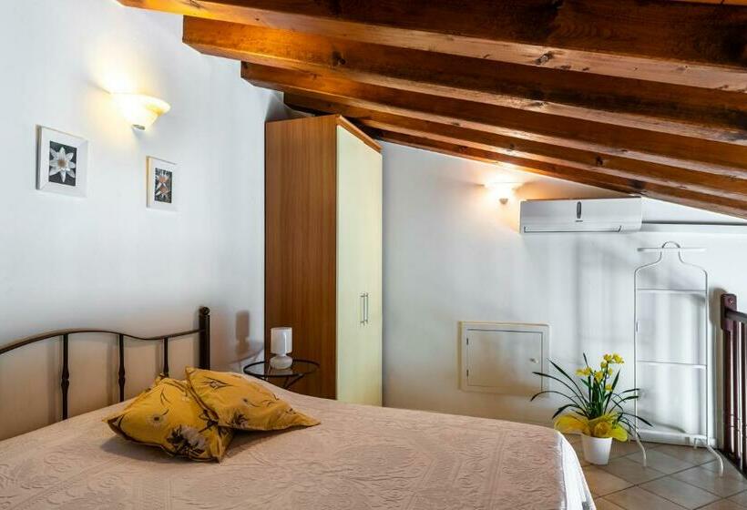 Апартаменты Superior 1 Спальня, Flowers Apartments