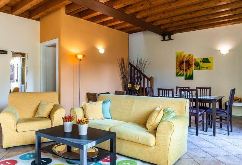 Апартаменты Дюплекс 1 Спальня, Flowers Apartments