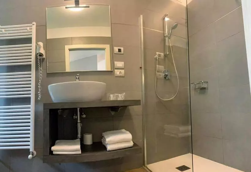 Superior room with lake view, Albergo Garni Francesco