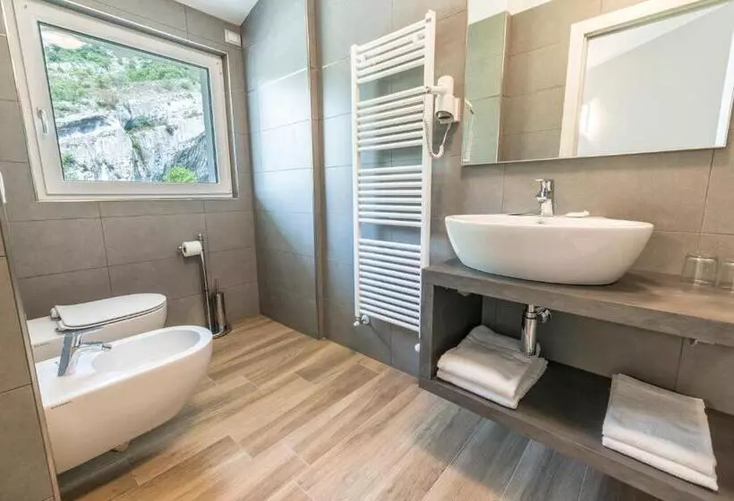 Superior room with lake view, Albergo Garni Francesco