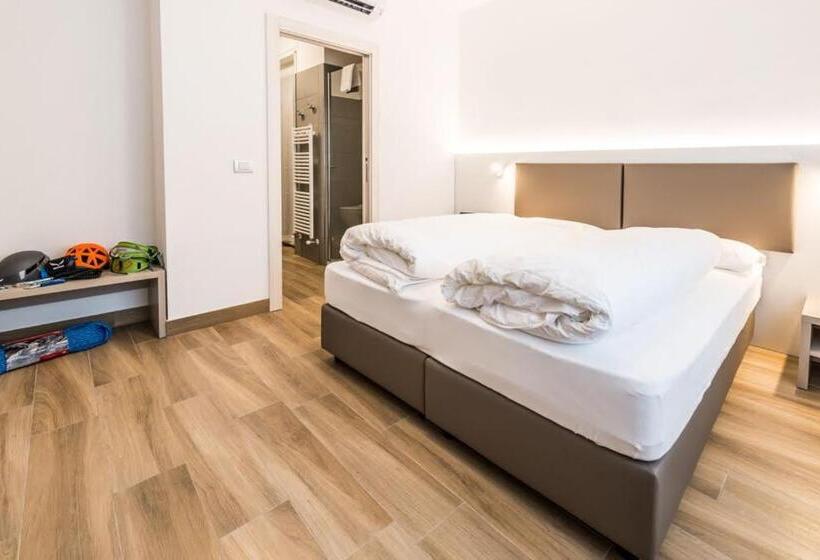 Hegyre Néző Standard Szoba, Albergo Garni Francesco