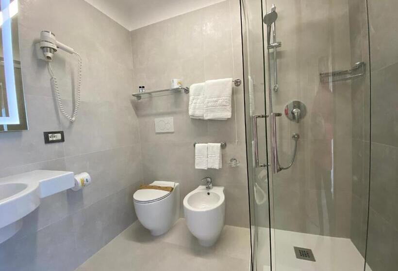 غرفة قياسية فردية, Croce Di Malta