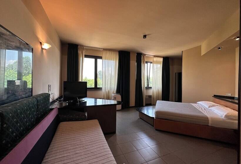 标准三人间, Griselda