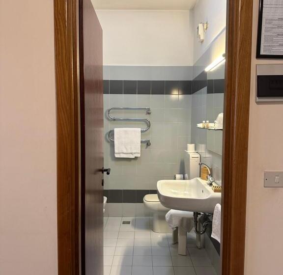 高级大房间, Griselda