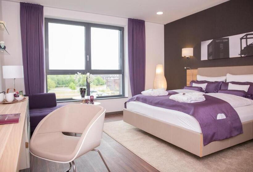 Номер Superior, Heiner S Park