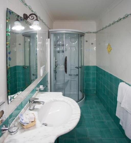 غرفة قياسية, Fico D India Relais