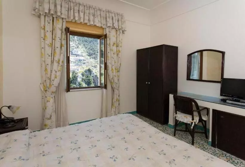 اتاق استاندارد سه نفره, Fico D India Relais