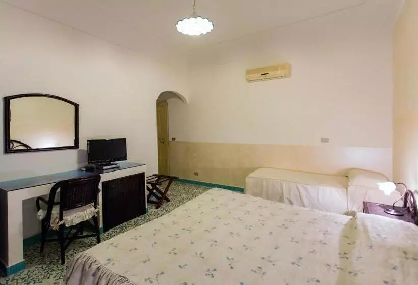 اتاق استاندارد سه نفره, Fico D India Relais