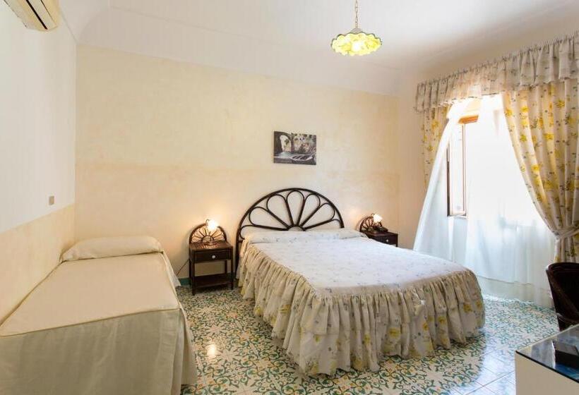 اتاق استاندارد سه نفره, Fico D India Relais