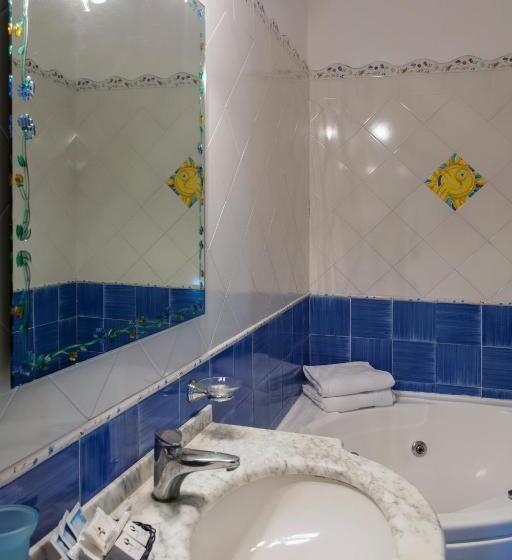 جناح جونيور مطلّ علي البحر, Fico D India Relais