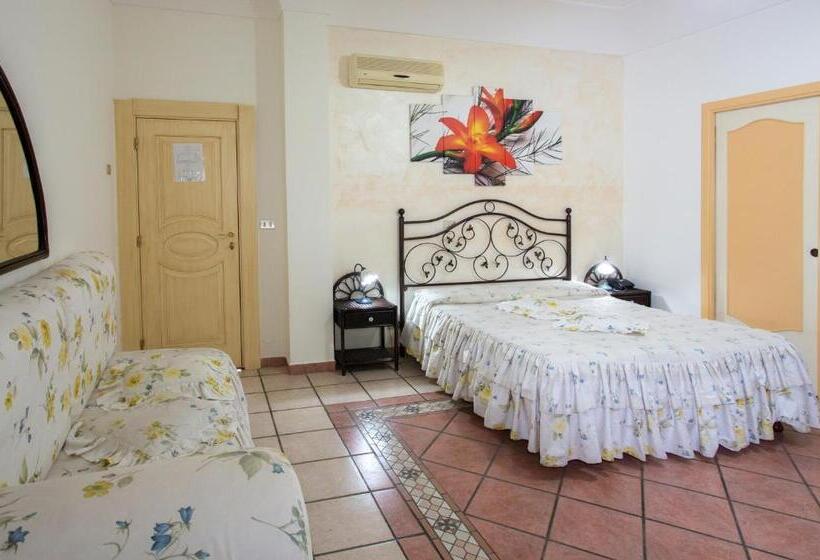 جناح جونيور مطلّ علي البحر, Fico D India Relais