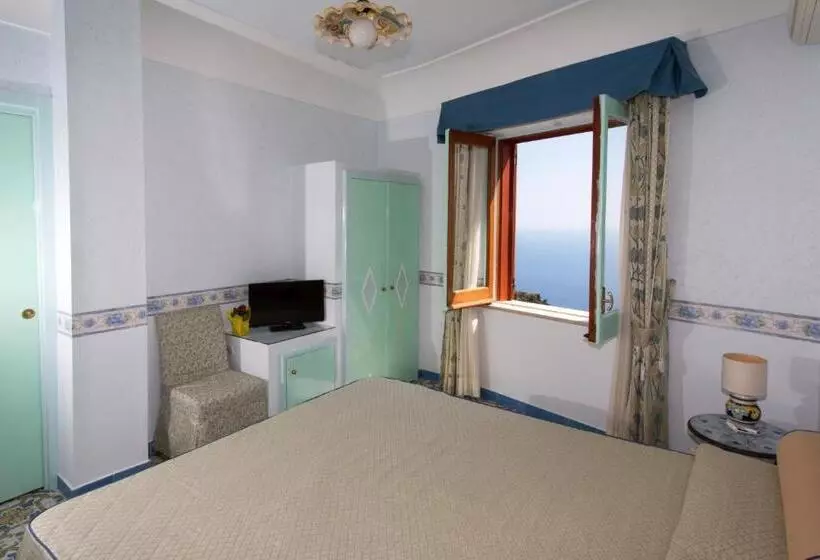 اتاق ساده سه‌ نفره, Fico D India Relais