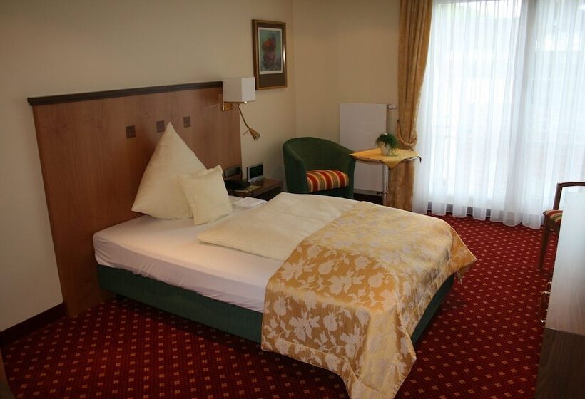 标准单人间, Lamm