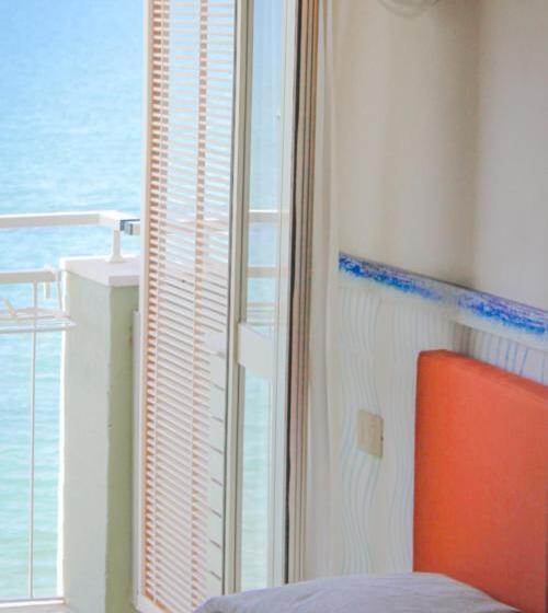 غرفة قياسية مطلّة علي البحر مزوَّدة بشُرفة, Metropol