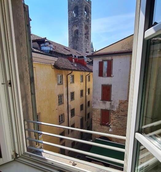 Habitació Superior Vista Ciutat, Piazza Vecchia