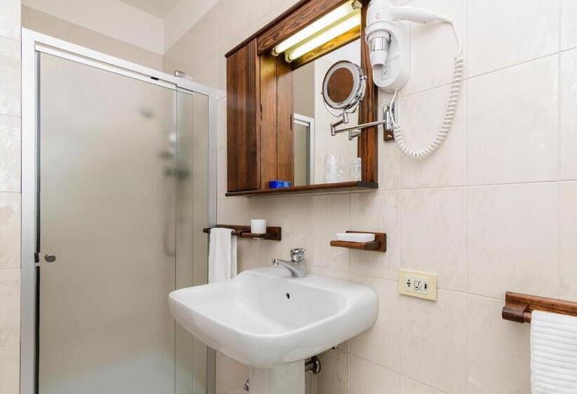 غرفة قياسية فردية, San Marco