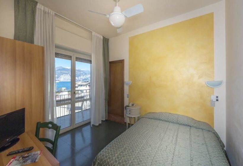 غرفة قياسية, Sorriso