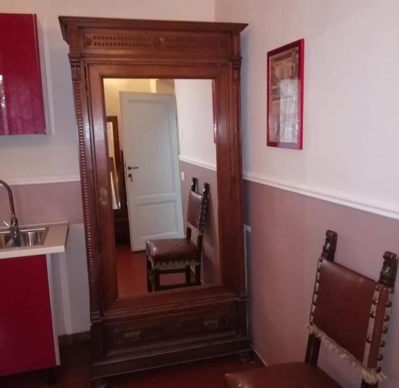 اتاق استاندارد سه نفره, Villa Ape Rosa Relais