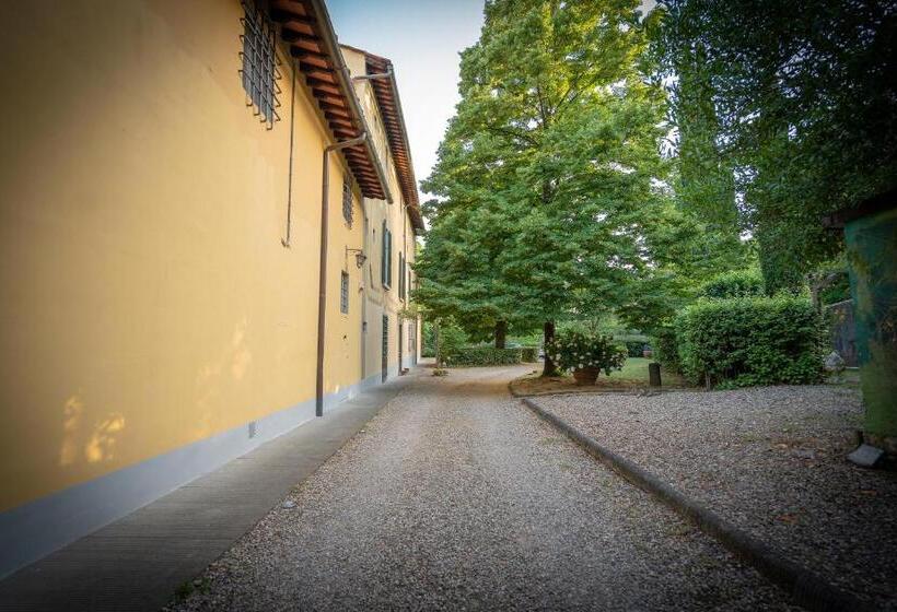 اتاق استاندارد سه نفره, Villa Ape Rosa Relais