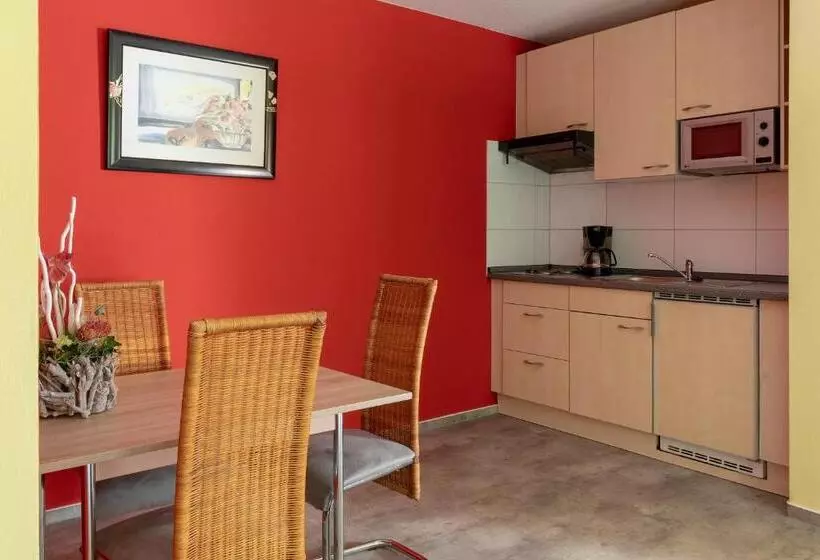 Standard Kolmen Hengen Huone, Luckai Hotel & Restaurant Inhaber Dennis Burmann