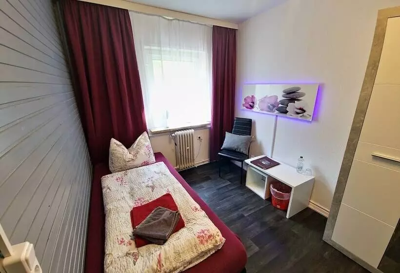 スタンダードトリプルルーム, Pension Hamburg