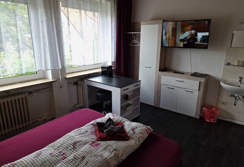 스탠다드 트리플 룸, Pension Hamburg