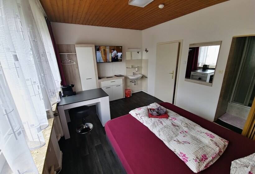 스탠다드 트리플 룸, Pension Hamburg