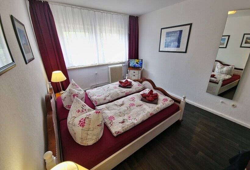 스탠다드 트리플 룸, Pension Hamburg