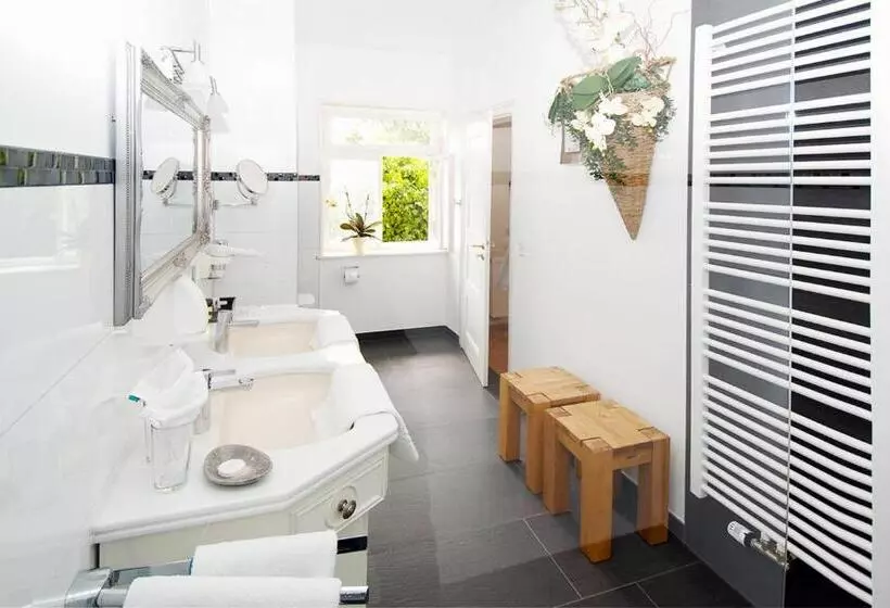 バルコニー付きデラックスルーム, Boutique Hotel Friesinger
