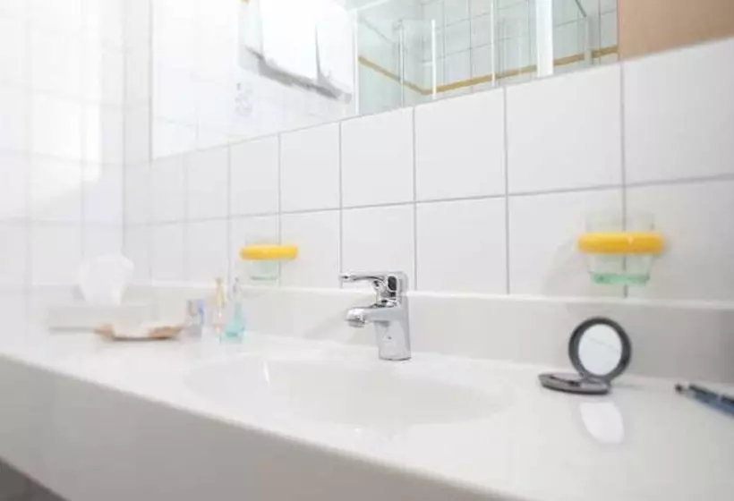 Standard Yhden Hengen Huone, Behringers Freizeit Und Tagungs