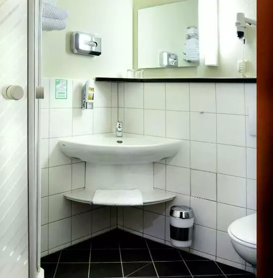 Standard Room, Dom Eck
