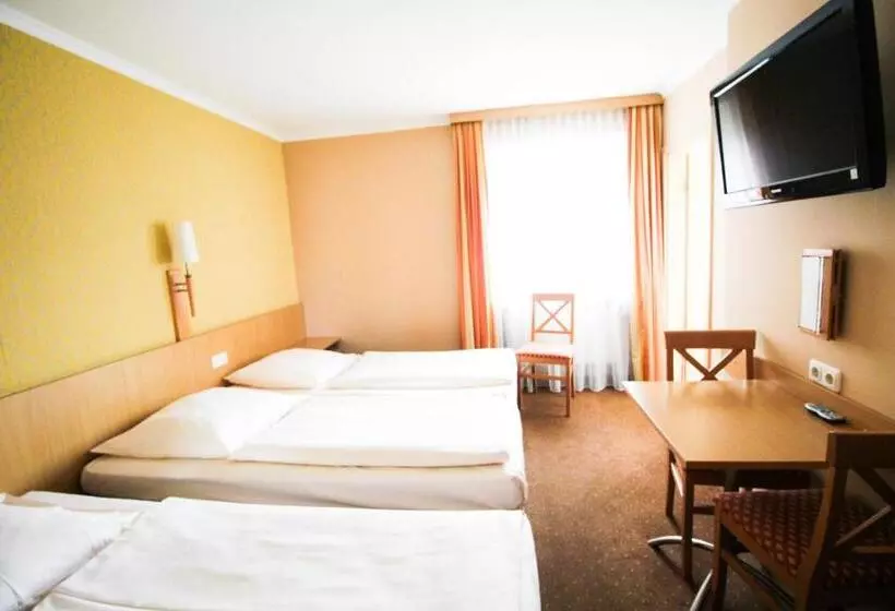 Habitació Triple Estàndard, Jagerhof