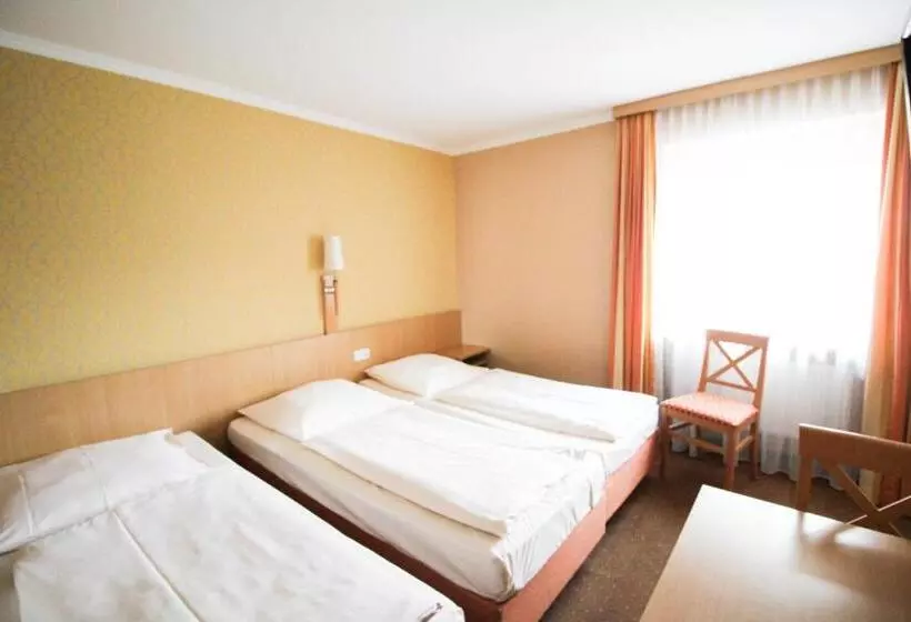 Habitació Triple Estàndard, Jagerhof