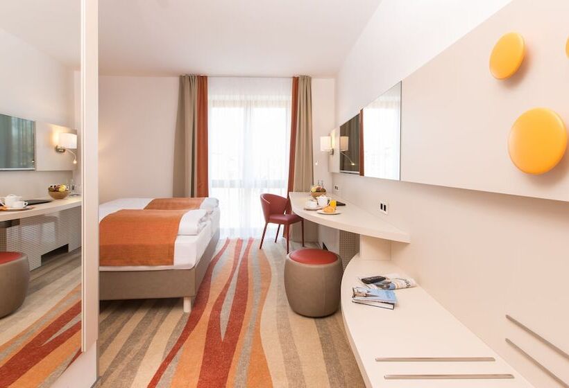 Quarto Classe Business, Kapuzinerhof