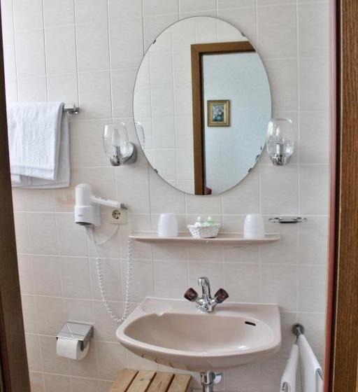 חדר סטנדרט, Pfaelzer Stuben