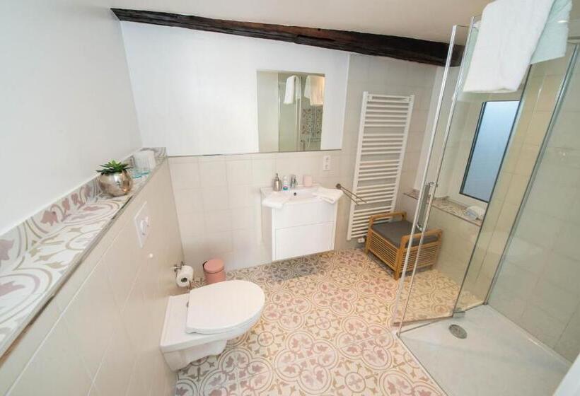 스탠다드 룸, Zum Braunen Hirschen