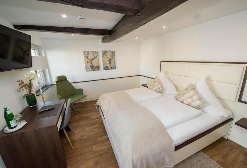 스탠다드 룸, Zum Braunen Hirschen