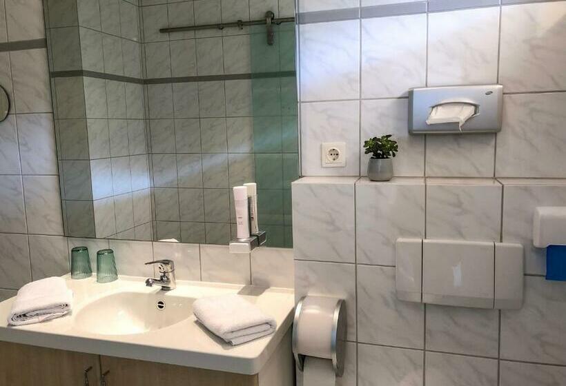 غرفة قياسية فردية, Zum Engel