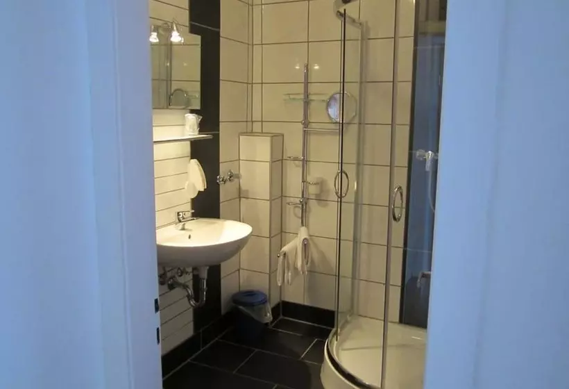 Standard Room, Zum Rittersprung