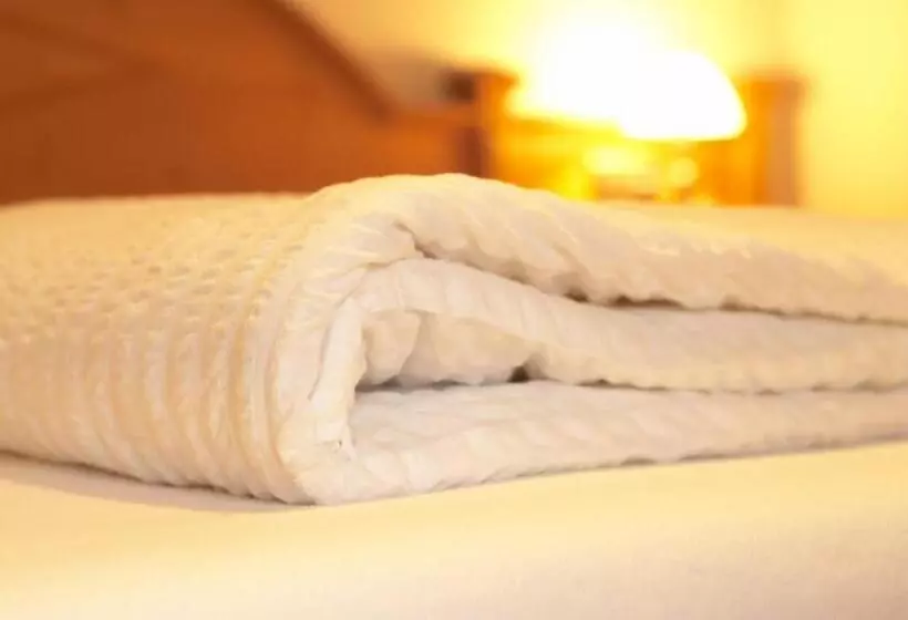 Basic-huone, Landhotel Haringerhof Mit Saunawelt Und Naturbadeteich