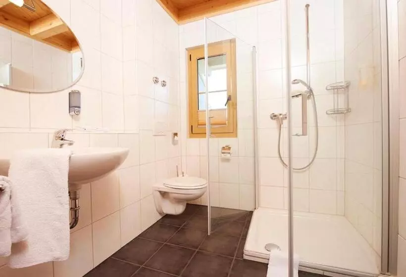 Superior-huone, Landhotel Haringerhof Mit Saunawelt Und Naturbadeteich