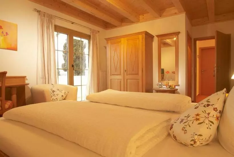 Superior-huone, Landhotel Haringerhof Mit Saunawelt Und Naturbadeteich