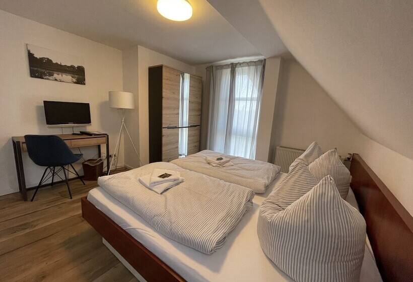 Номер Стандарт, Parkhotel Am Schloss