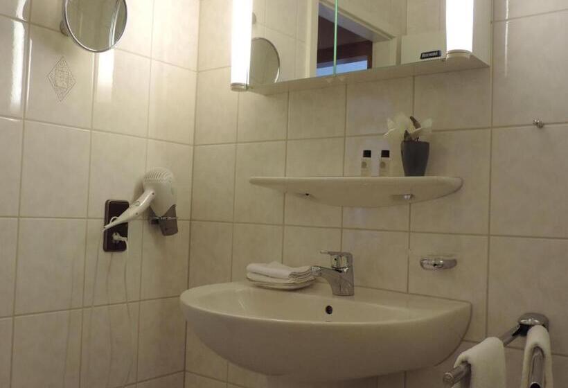 标准三人间, Gasthaus Zum Dörenberg