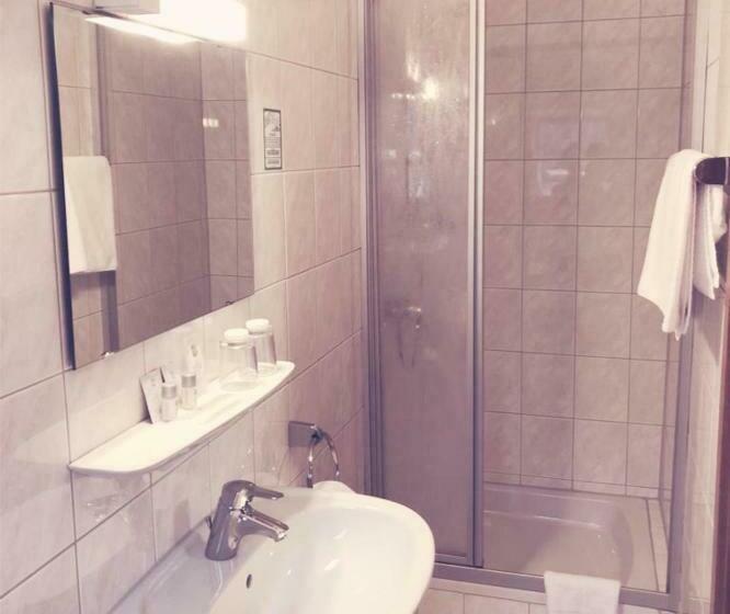 Номер Стандарт Трехместный, Gasthof Wilhelm Tell Fremdenzimmer