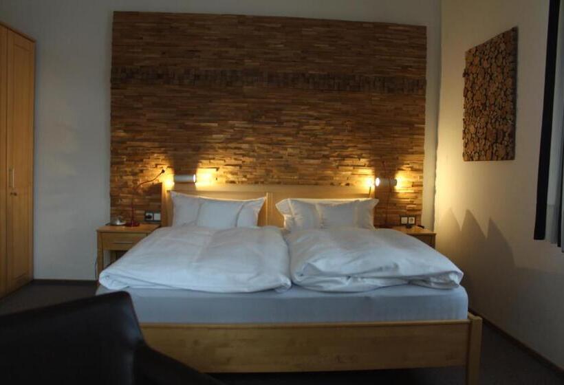 １ベッドルームアパートメント, Almrausch