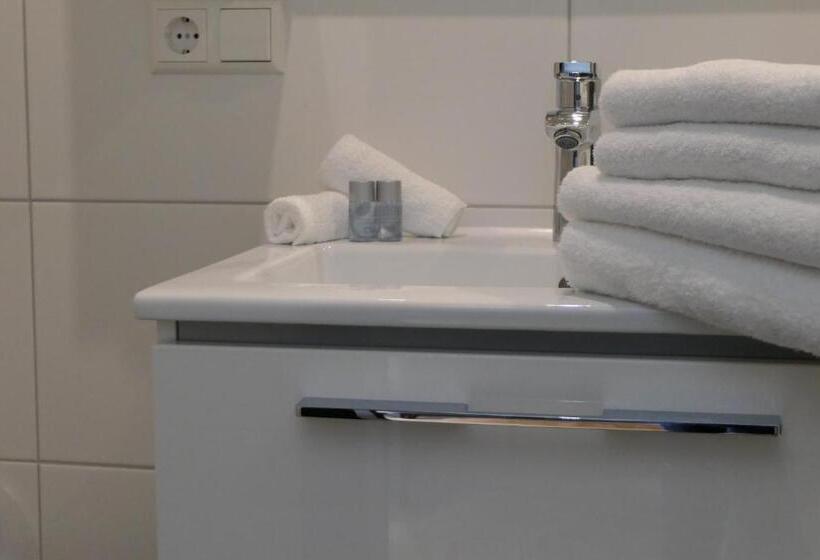 اتاق استاندارد با چشم‌انداز رودخانه, Am Hafen