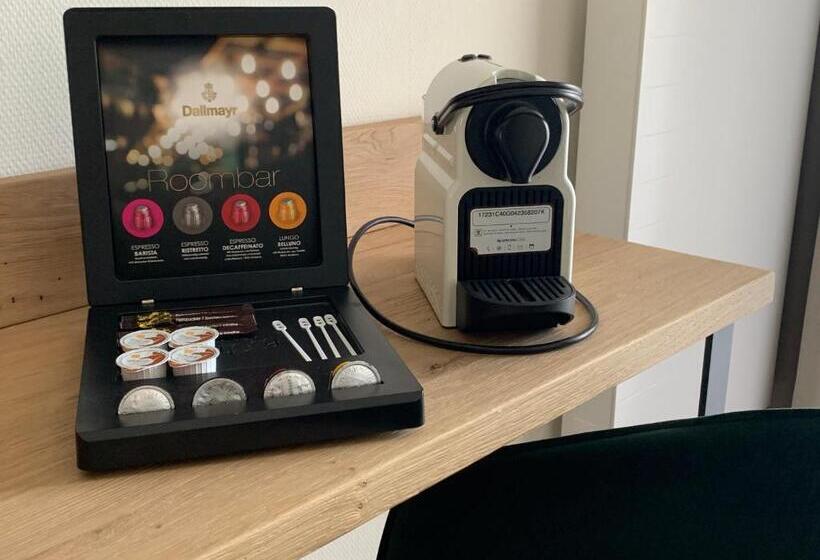 سوئیت دولوکس با چشم‌انداز رودخانه, Am Hafen