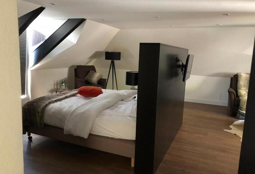 سوئیت راحتی, Am Hafen